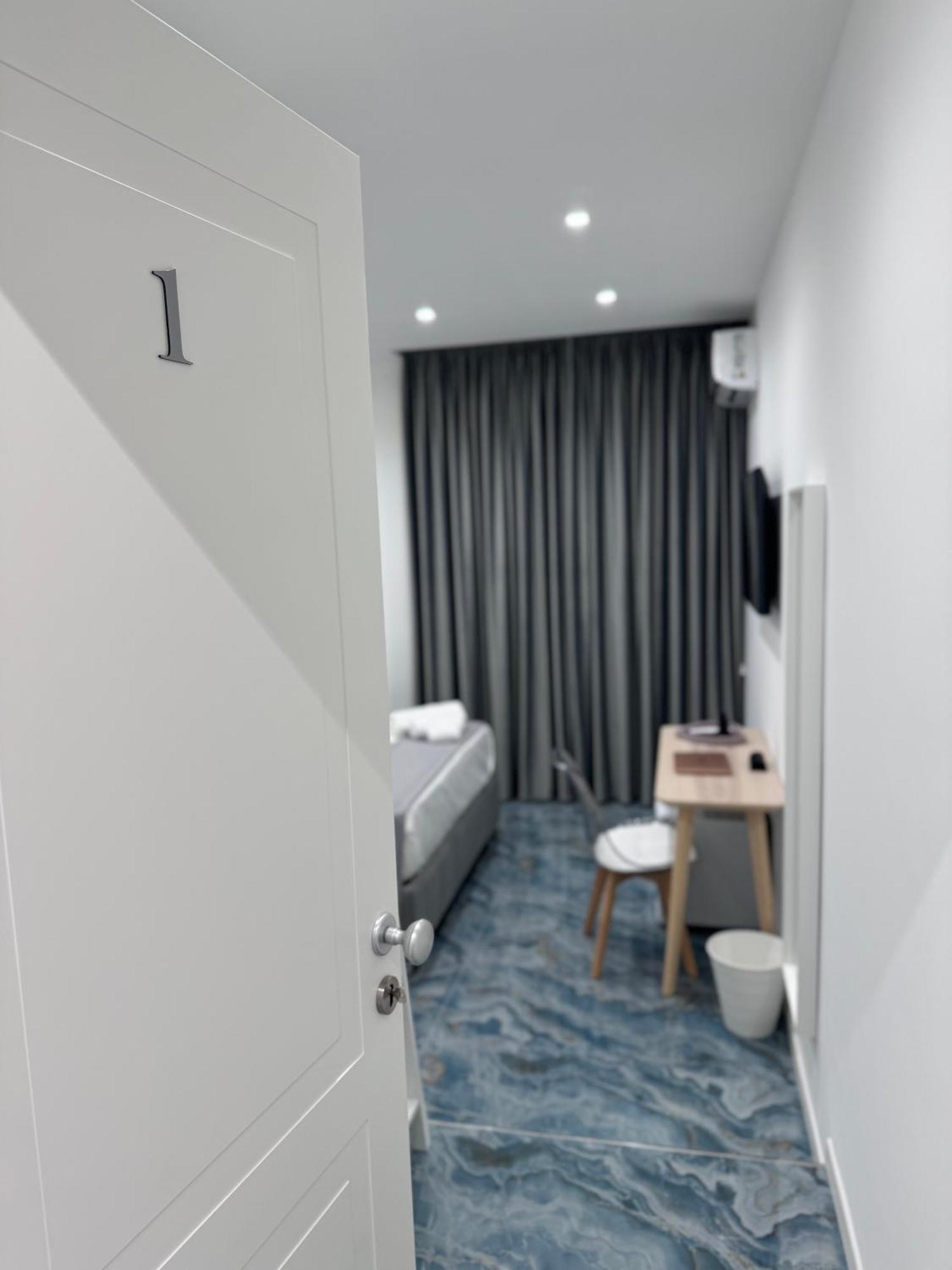 Fp Suite Napoli Bagian luar foto