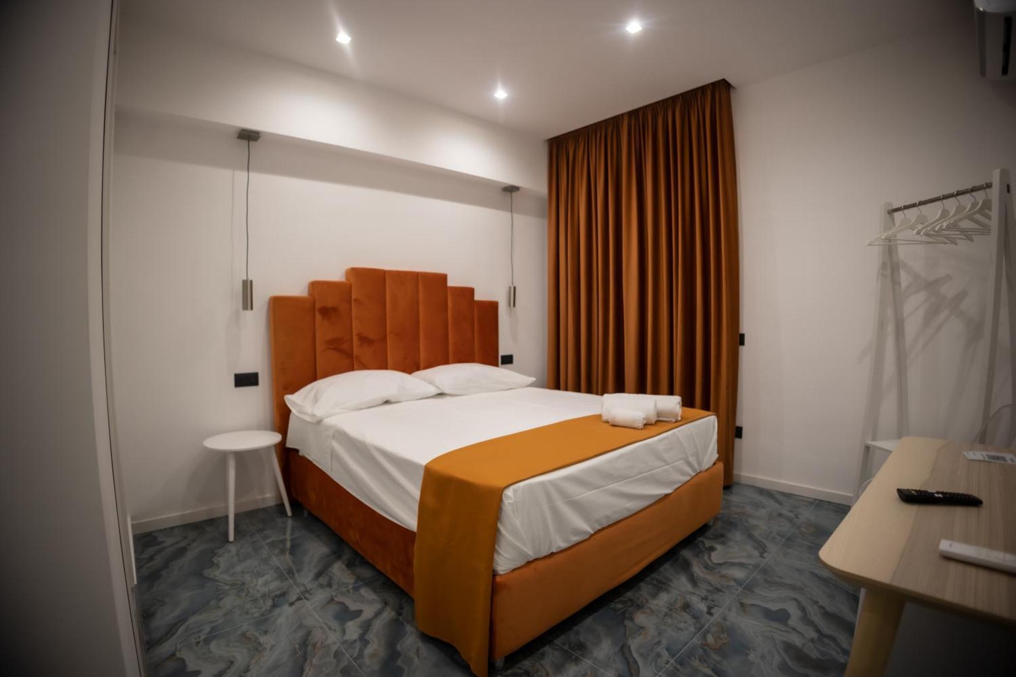 Fp Suite Napoli Bagian luar foto