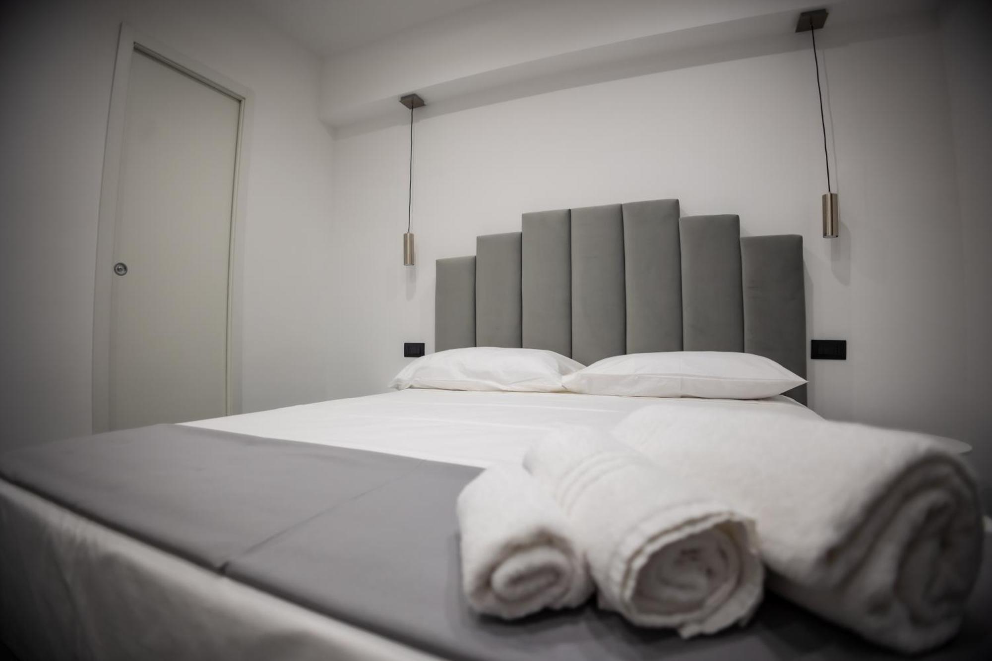 Fp Suite Napoli Bagian luar foto